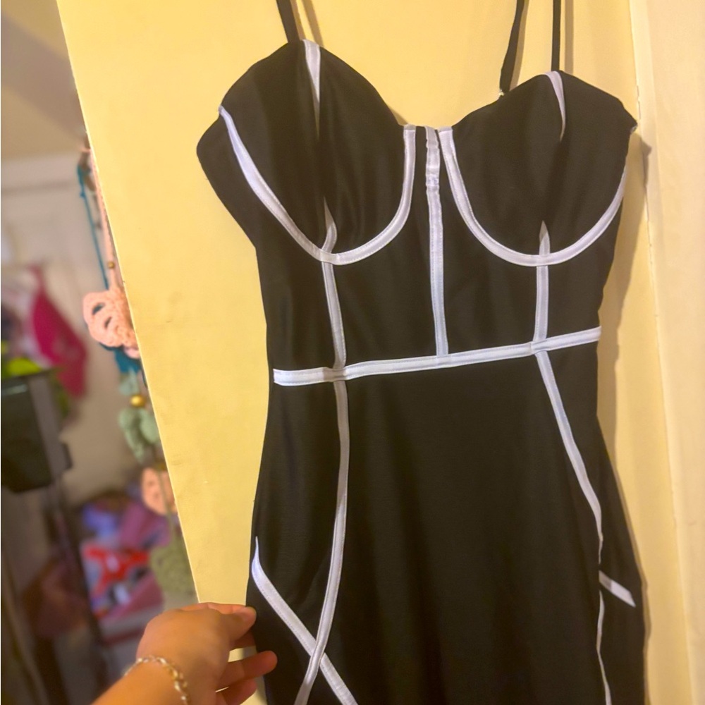 Love J Contrast Bodycon dress
